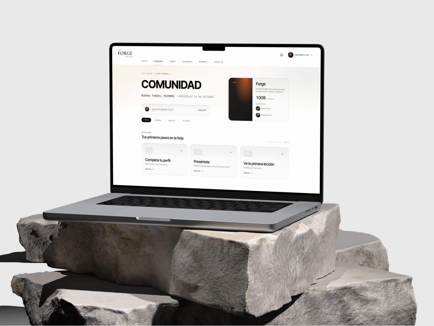Laptop con la pantalla de la plataforma: tu comunidad